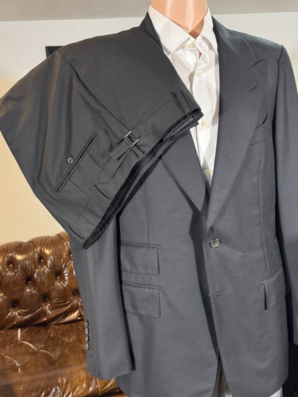 Tom Ford Windsor Black Wool 2Pc Peak Lapel Suit 52IT 42R US 38x31 Trousers